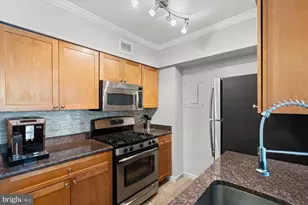 4801 Fairmont Ave, Bethesda, MD 20814 - Photo 6