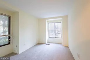 9469 Chadburn Pl, Gaithersburg, MD 20886 - Photo 6