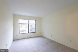 9469 Chadburn Pl, Gaithersburg, MD 20886 - Photo 8