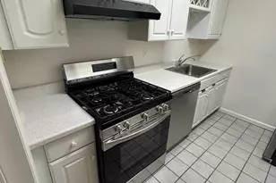 10401 Grosvenor Pl, Rockville, MD 20850 - Photo 2