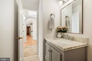 5704 Mossrock Dr, North Bethesda, MD 20852 - Photo 18