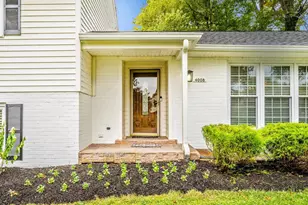 4008 Barnsley Ln, Olney, MD 20832 - Photo 2