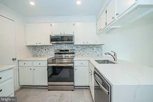 10350 Watkins Mill Dr, Gaithersburg, MD 20886 - Photo 16