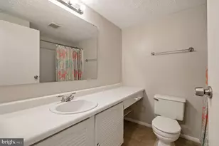 18321 Swan Stream Dr, Gaithersburg, MD 20877 - Photo 30