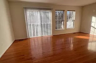 18704 Harmony Woods Ln, Germantown, MD 20874 - Photo 6