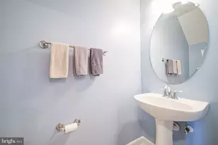 801 Pleasant Dr, Rockville, MD 20850 - Photo 12