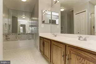 10107 Galsworthy Pl, Bethesda, MD 20817 - Photo 32