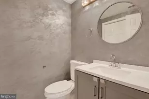 8812 Sturbridge Pl, Montgomery Village, MD 20886 - Photo 12