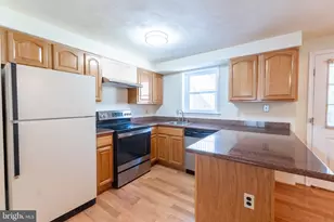 12136 Bentridge Pl, Potomac, MD 20854 - Photo 10