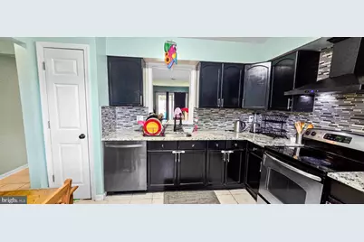 8402 Towne Crest Court, Gaithersburg, MD 20877 - Photo 6