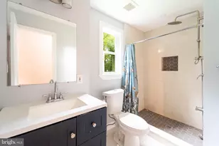 9211 Bells Mill Rd, Potomac, MD 20854 - Photo 18