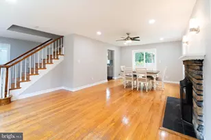 9211 Bells Mill Rd, Potomac, MD 20854 - Photo 4