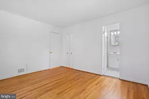 1242 Derbyshire Rd, Potomac, MD 20854 - Photo 32