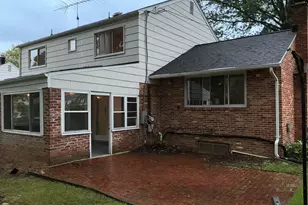 303 Charlton Ct, Silver Spring, MD 20902 - Photo 2