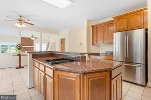 10604 Maplecrest, Potomac, MD 20854 - Photo 16