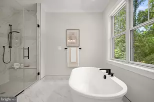 5104 Fairglen Ln, Chevy Chase, MD 20815 - Photo 14