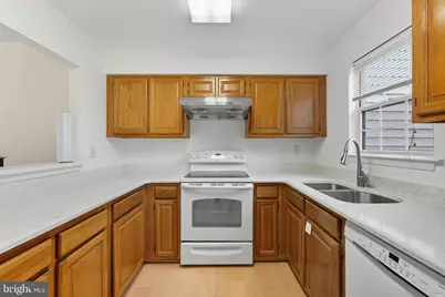 2724 Hunters Gate Terrace, Silver Spring, MD 20904 - Photo 16