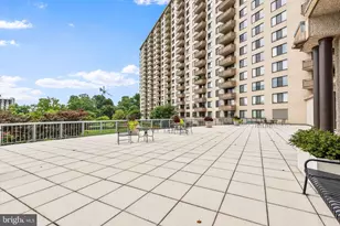 5225 Pooks Hill Rd, Bethesda, MD 20814 - Photo 4