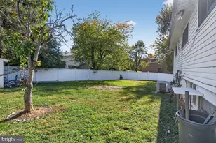 11901 Hunters Ln, Rockville, MD 20852 - Photo 12