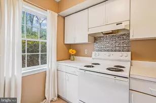 880 Azalea Dr, Rockville, MD 20850 - Photo 10