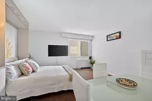 4515 Willard Ave, Chevy Chase, MD 20815 - Photo 4