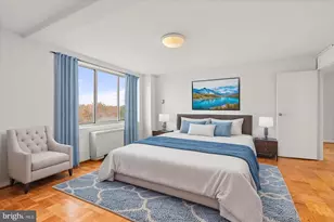 10201 Grosvenor Pl, Rockville, MD 20852 - Photo 4