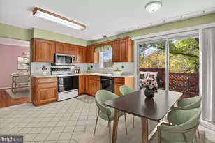 14 Treworthy Rd, Gaithersburg, MD 20878 - Photo 4