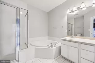 802 Grand Champion Dr, Rockville, MD 20850 - Photo 16