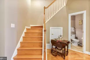 913 Pleasant Dr, Rockville, MD 20850 - Photo 6