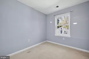 18318 Streamside Dr, Gaithersburg, MD 20879 - Photo 10