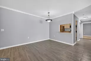 18318 Streamside Dr, Gaithersburg, MD 20879 - Photo 2