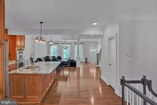 9957 Foxborough Cir, Rockville, MD 20850 - Photo 10