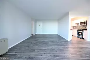 10401 Grosvenor Pl, Rockville, MD 20852 - Photo 12