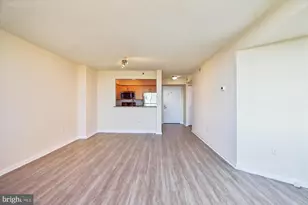 10101 Grosvenor Pl, Rockville, MD 20852 - Photo 12