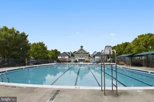 801 Pleasant Dr, Rockville, MD 20850 - Photo 16