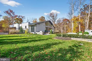 11013 Riverwood Dr, Potomac, MD 20854 - Photo 10