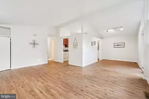 10701 Shelley Ct, Garrett Park, MD 20896 - Photo 2