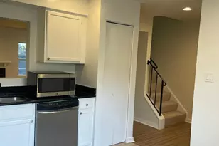 11206 White Barn Ct, Gaithersburg, MD 20879 - Photo 4