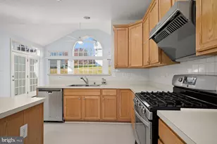 19312 Plummer Dr, Germantown, MD 20876 - Photo 34