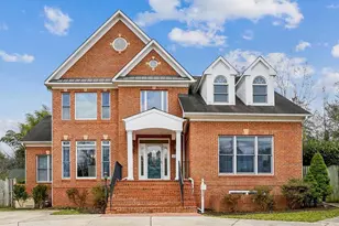 5704 Maiden Ln, Bethesda, MD 20817 - Photo 1