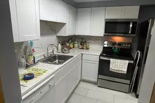 8434 Towne Crest Ct, Gaithersburg, MD 20877 - Photo 2