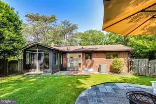 6515 E Halbert Rd, Bethesda, MD 20817 - Photo 36