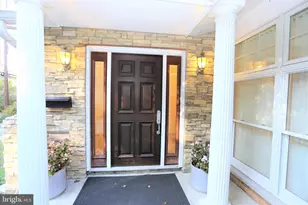 9705 Fernwood Rd, Bethesda, MD 20817 - Photo 2