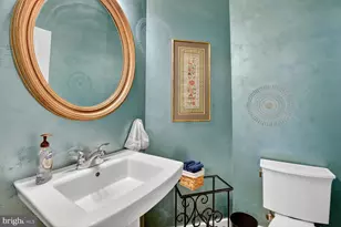 2601 Hume Dr, Silver Spring, MD 20910 - Photo 4