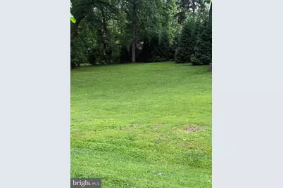 3809 Kenilworth Driveway, Chevy Chase, MD 20815 - Photo 2