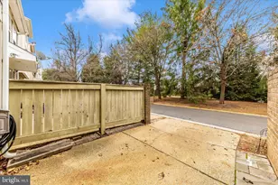 8812 Dowling Park Pl, Gaithersburg, MD 20886 - Photo 40
