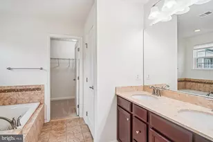 11519 Elk Horn Dr, Clarksburg, MD 20871 - Photo 32