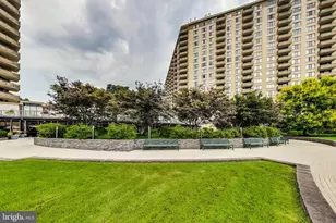 5225 Pooks Hill Rd, Bethesda, MD 20814 - Photo 14