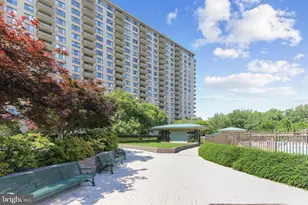 5225 Pooks Hill Rd, Bethesda, MD 20814 - Photo 16