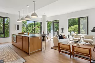 10511 Strathmore Hall St, North Bethesda, MD 20852 - Photo 2